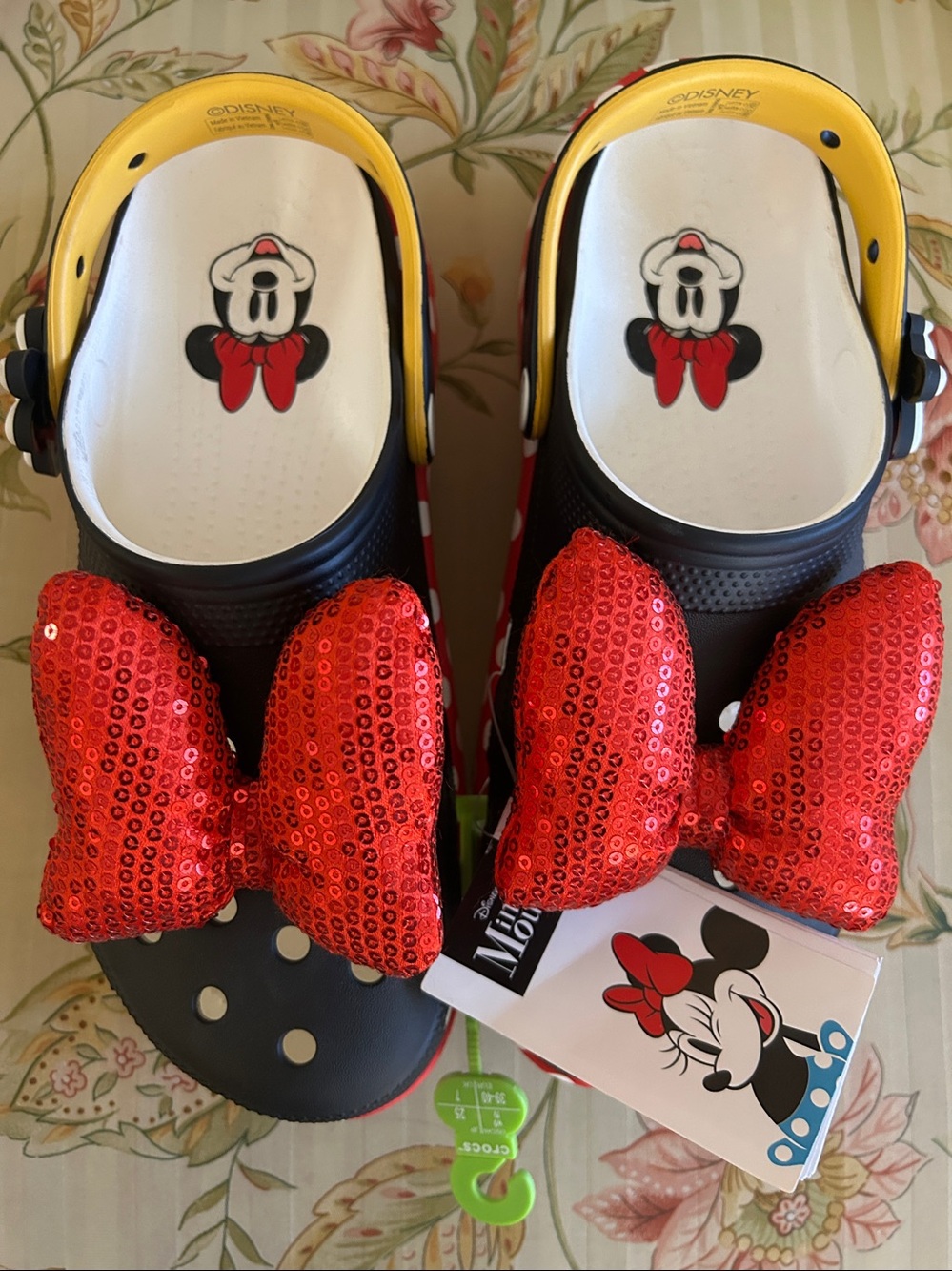 Minnie Mouse Disney Crocs NEW - Picture 6 of 9